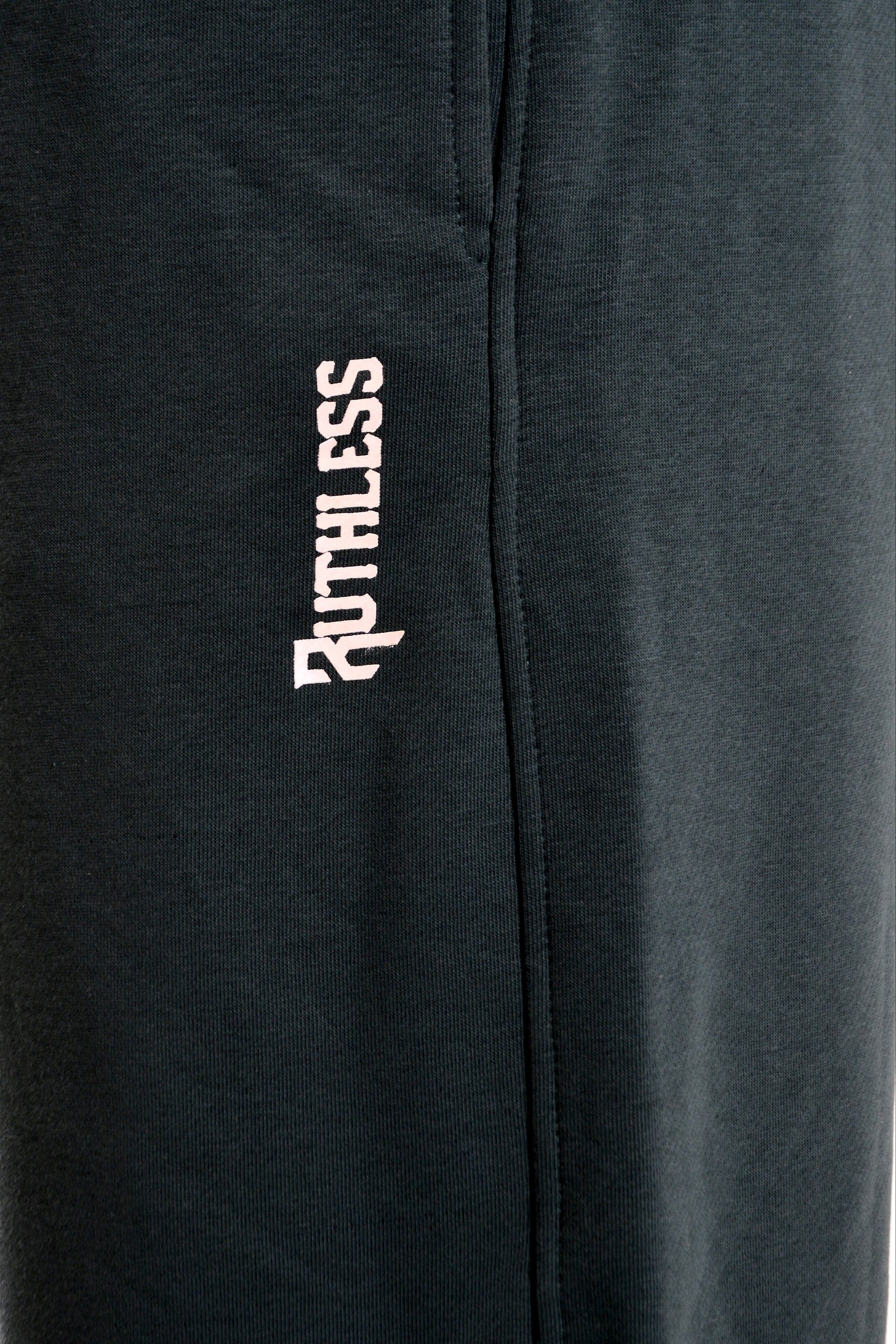 01     SWEAT PANTS